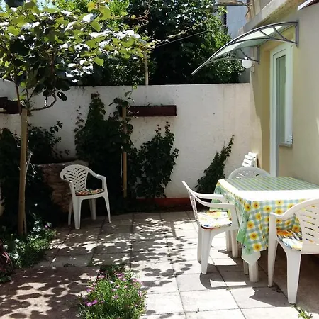 3 Saraje Apartment *